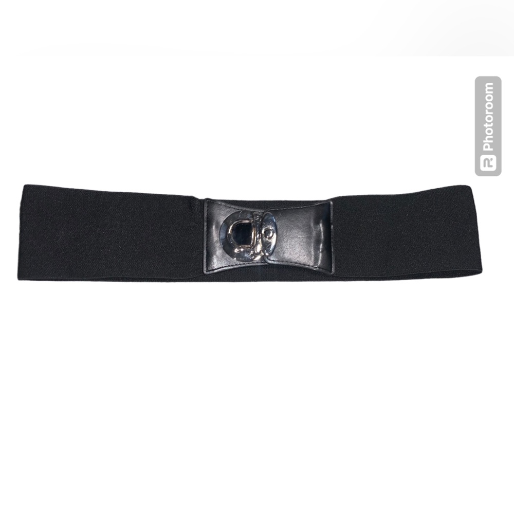 Black stretchy Y2K belt with snap click closure no size‎